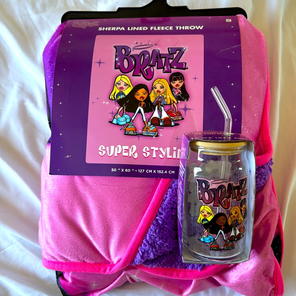 BRATZ throw and glass tumbler NWT